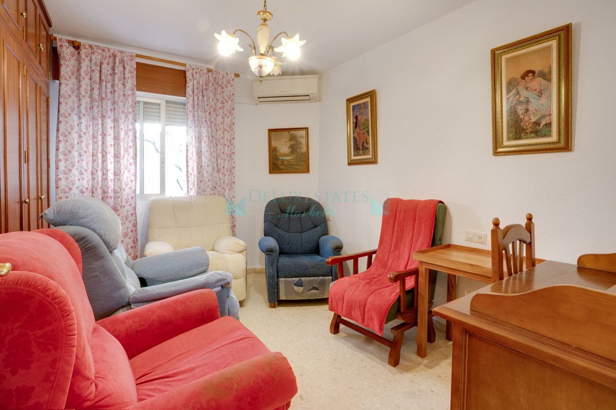 Apartment for sale in Estepona