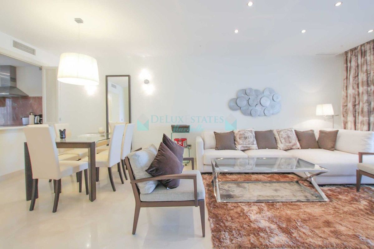 Town House for sale in Benahavis