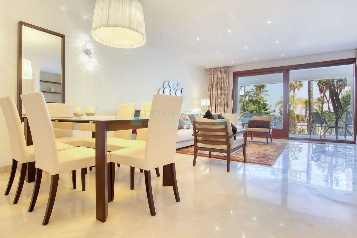 Town House for sale in Benahavis