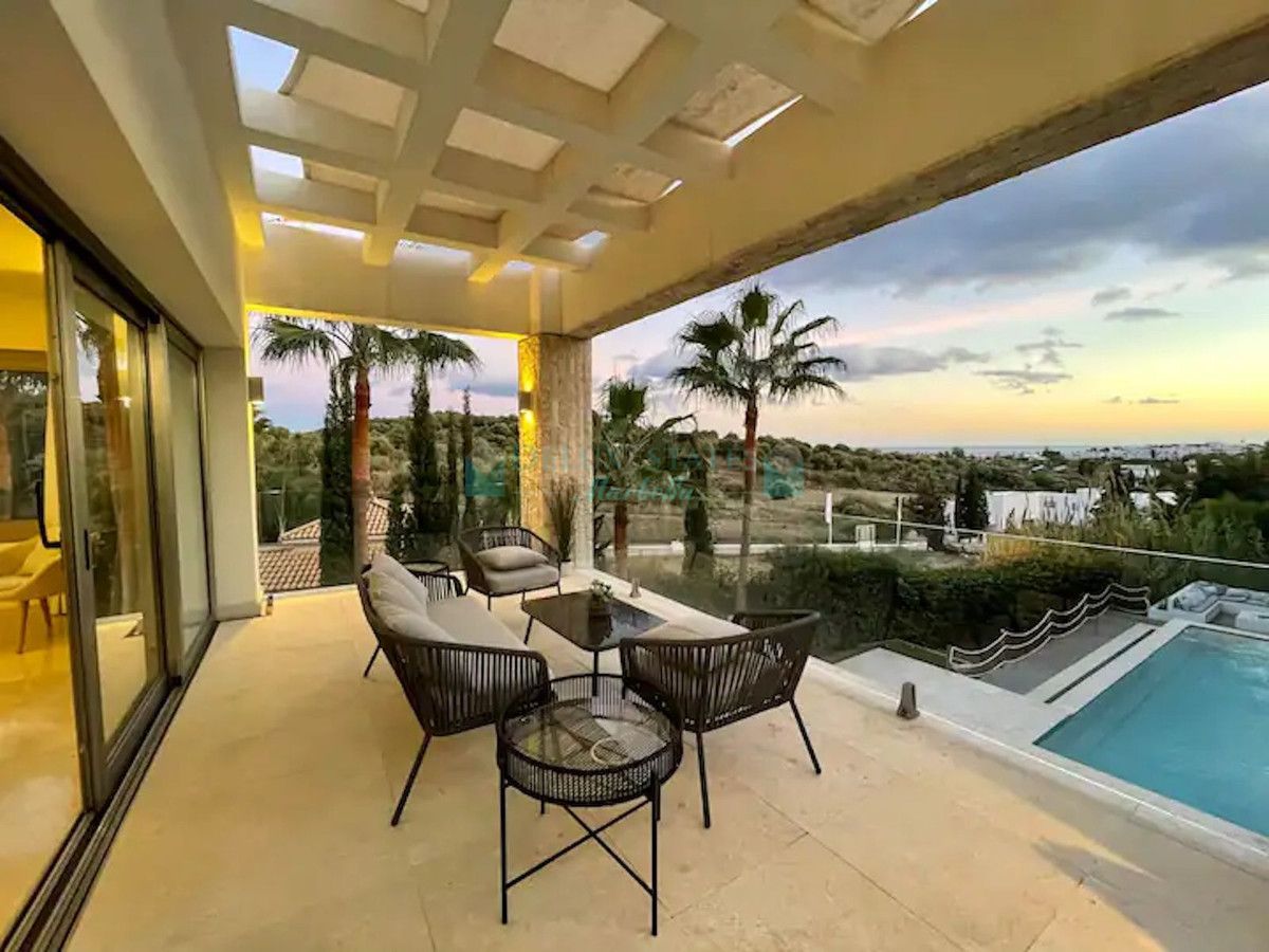 Villa for rent in Benahavis