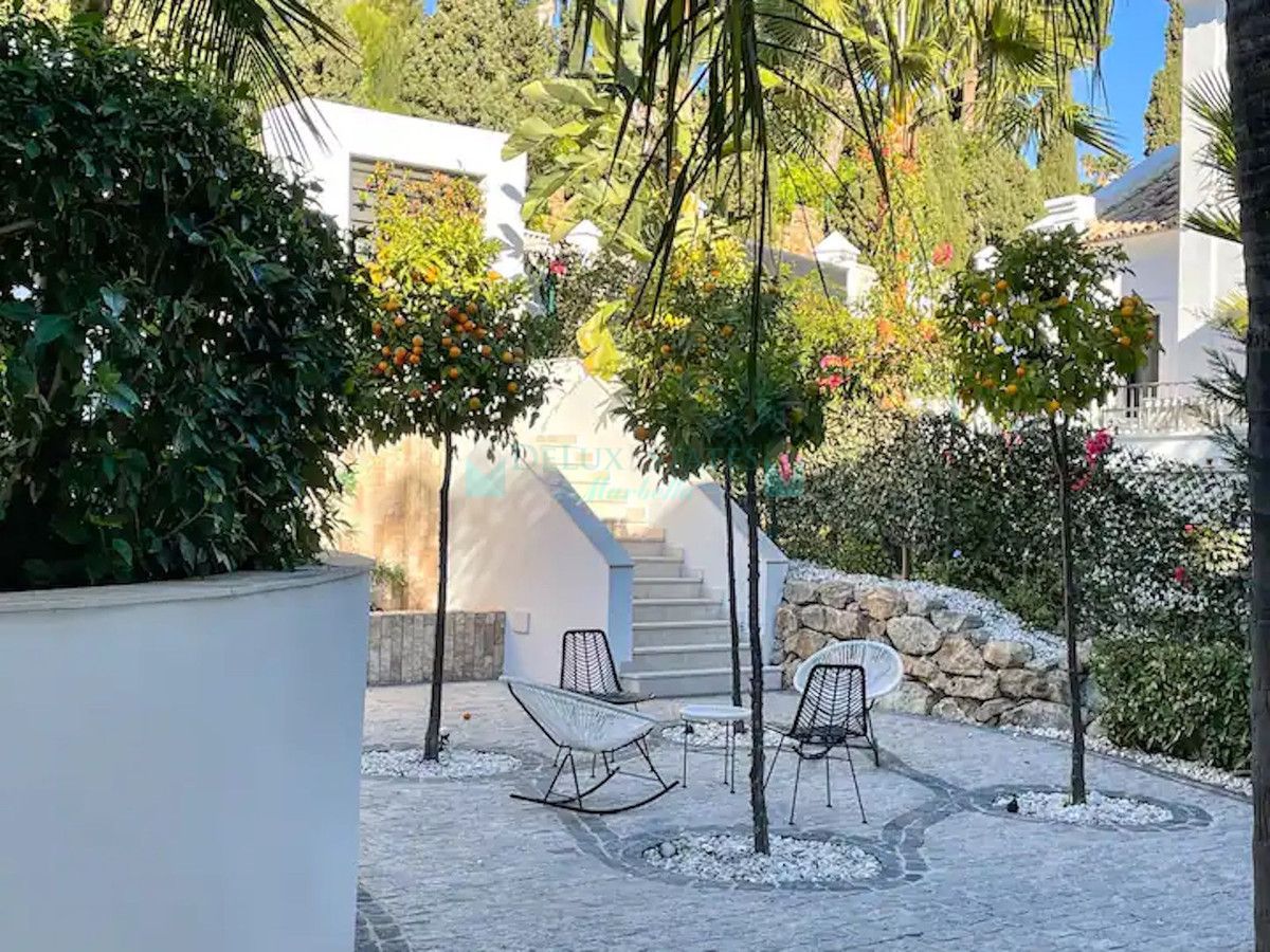 Villa for rent in Benahavis