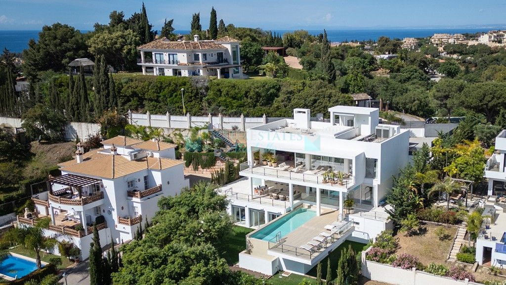 Villa for sale in Elviria, Marbella East