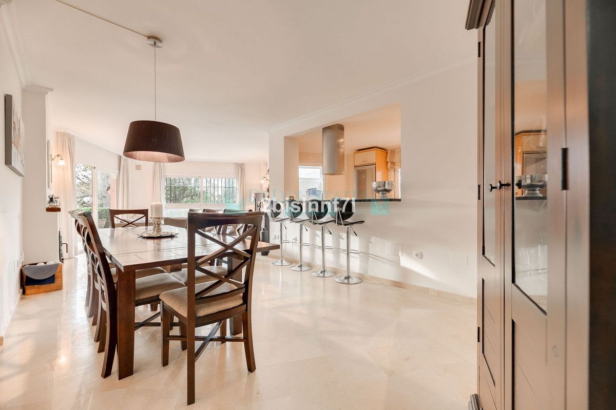 Ground Floor Apartment for sale in Elviria, Marbella East