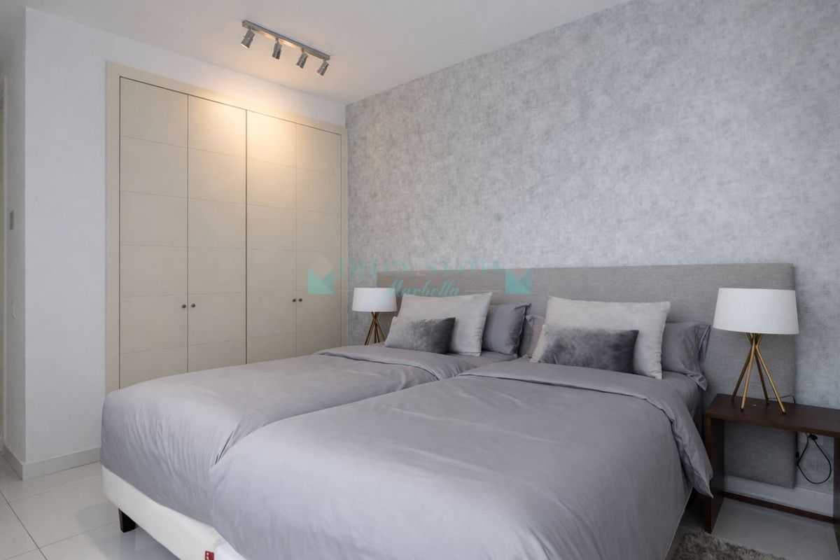 Apartment for rent in Atalaya, Estepona