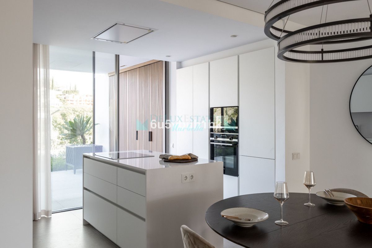 Apartment for sale in Benahavis