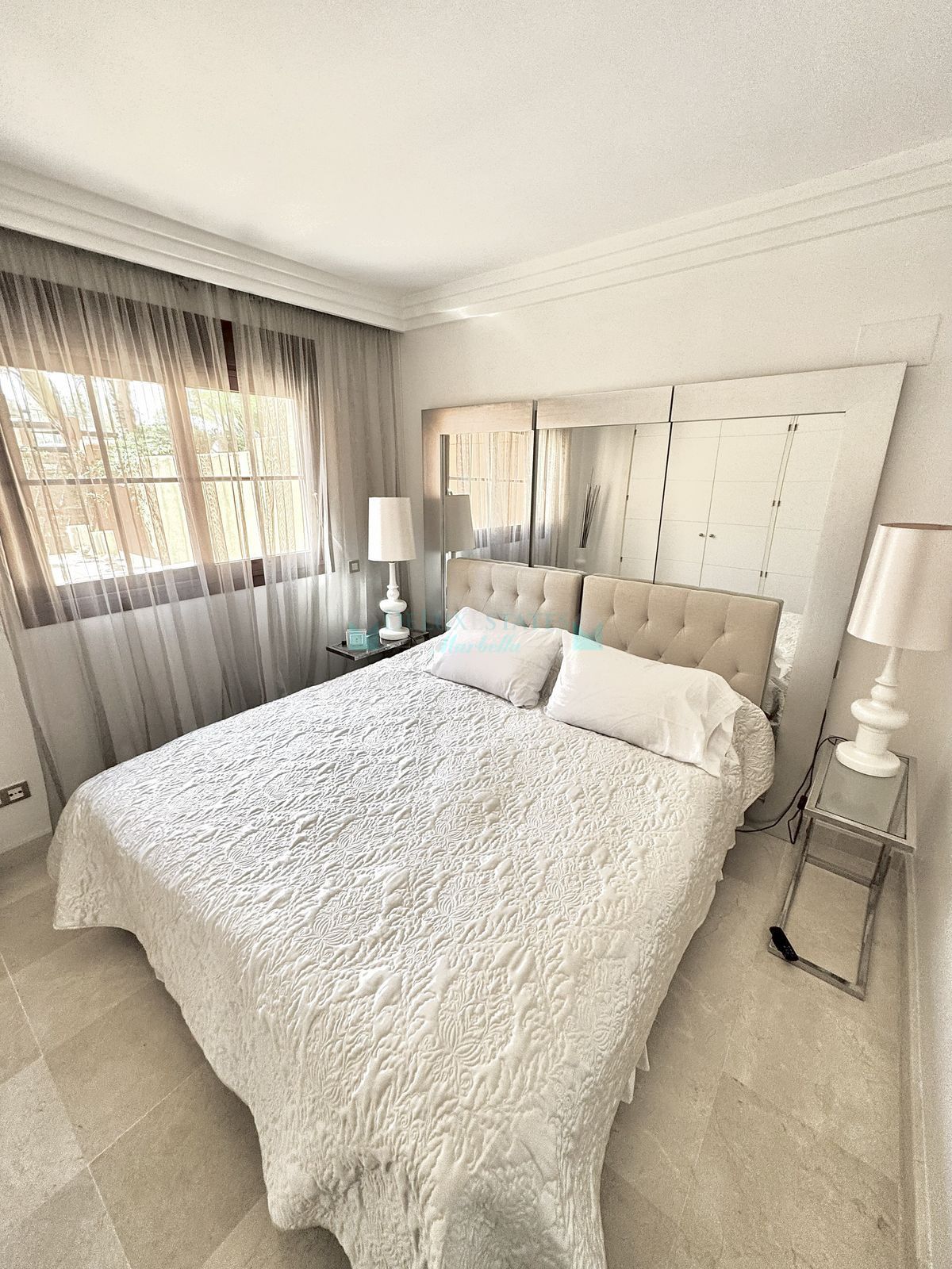 Apartamento Planta Baja en alquiler en Benahavis