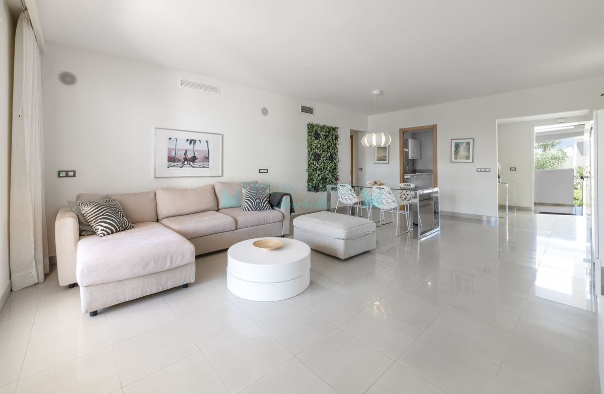 Apartamento Planta Baja en venta en Atalaya, Estepona