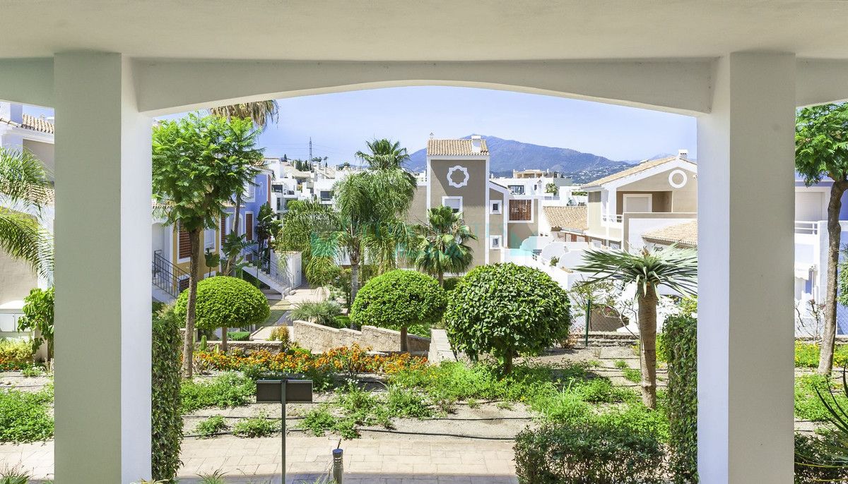 Apartamento Planta Baja en venta en Atalaya, Estepona