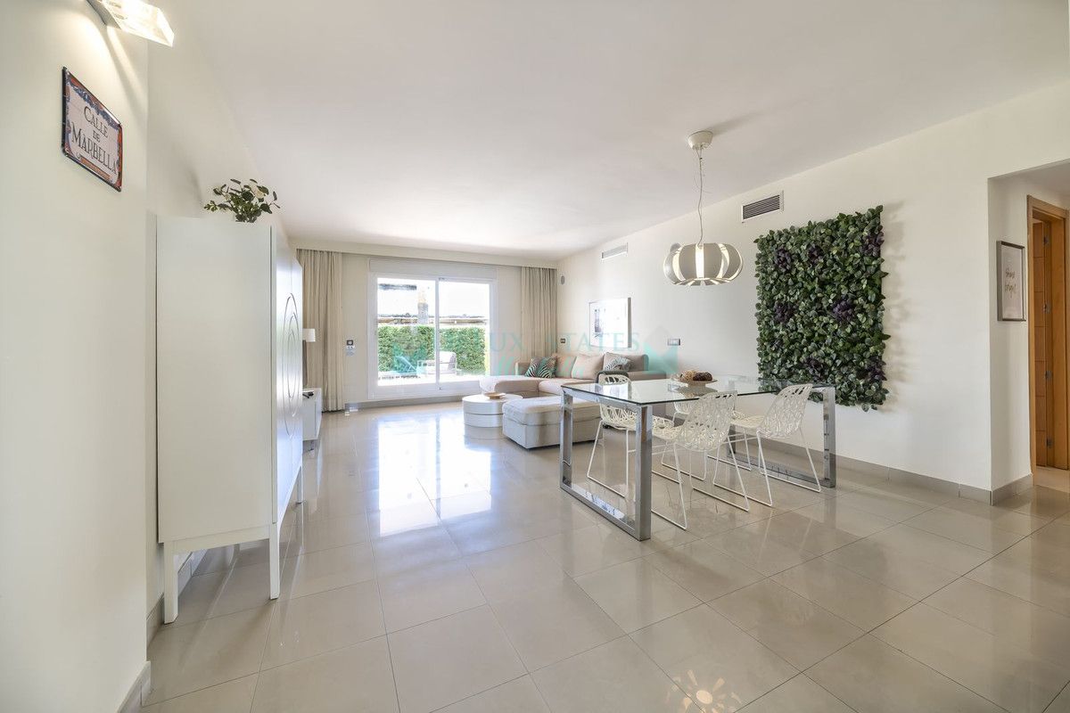 Apartamento Planta Baja en venta en Atalaya, Estepona