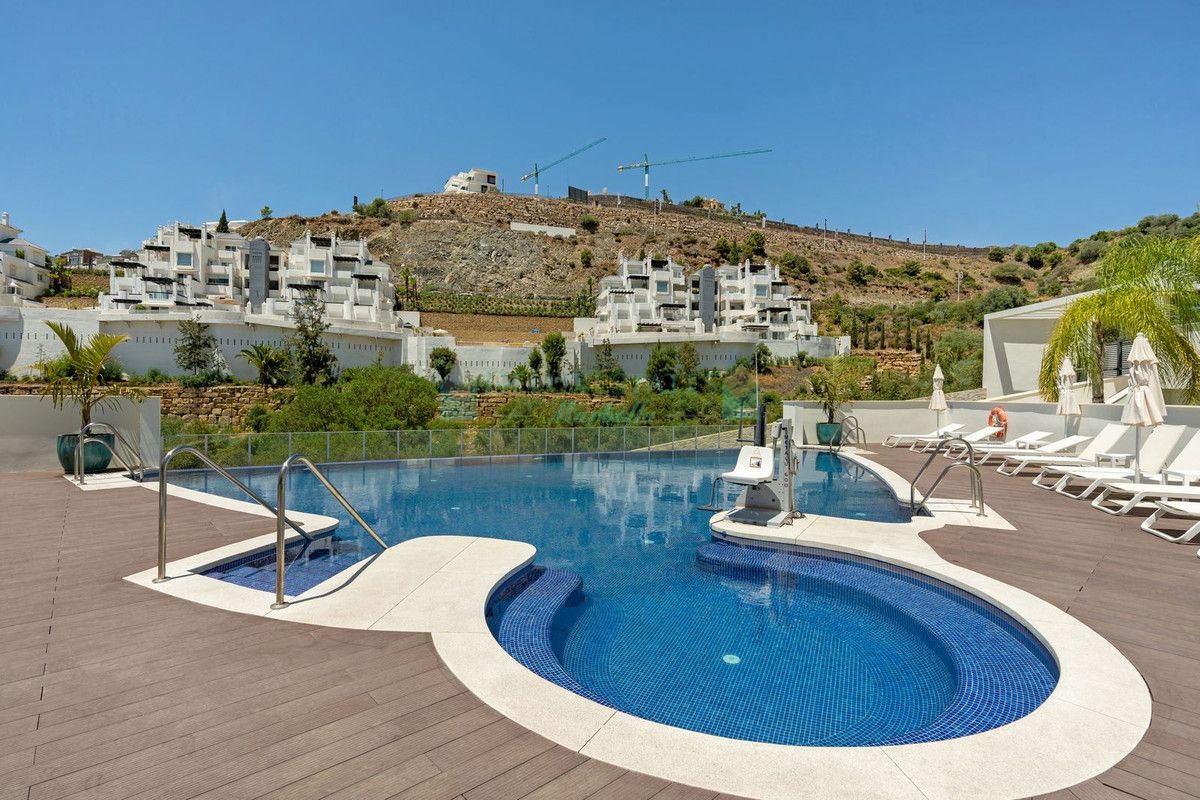 Ground Floor Apartment for sale in Benahavis