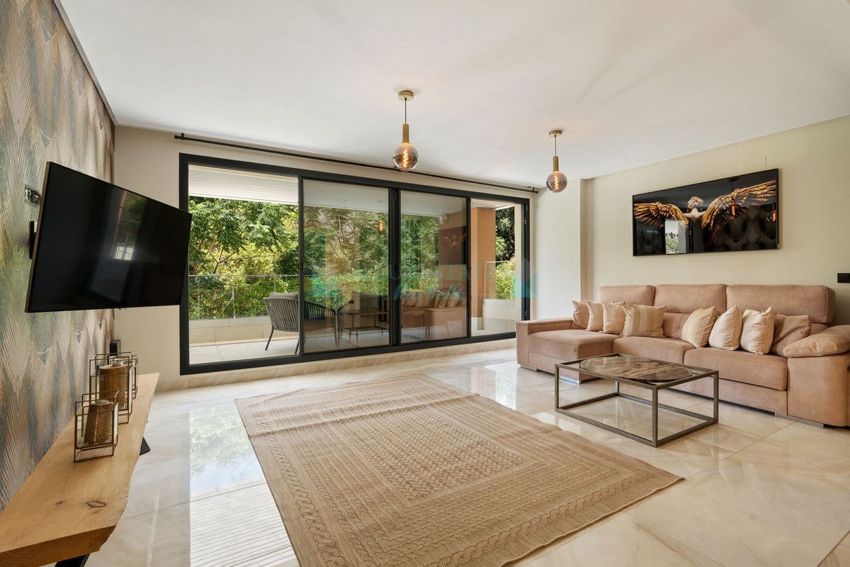 Ground Floor Apartment for sale in Benahavis