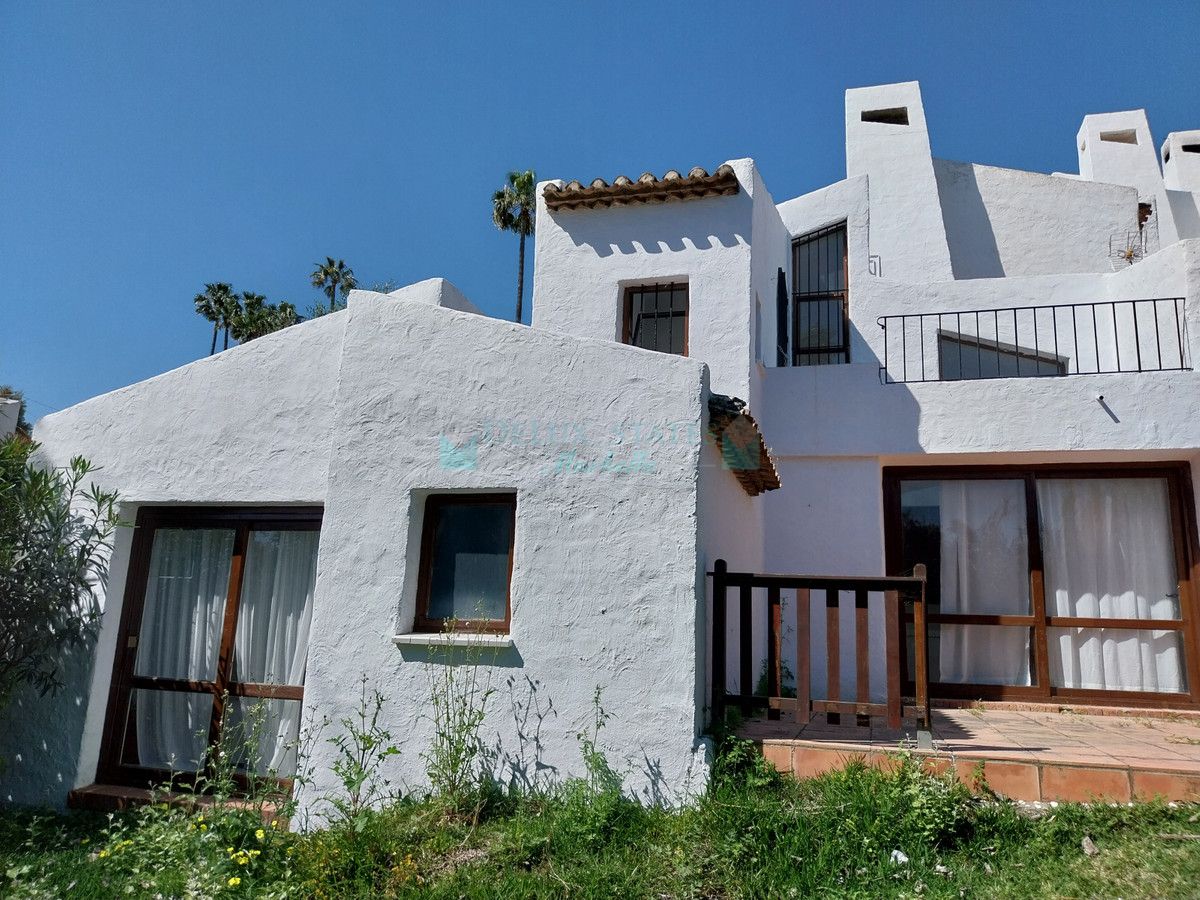 Villa Pareada en venta en Estepona