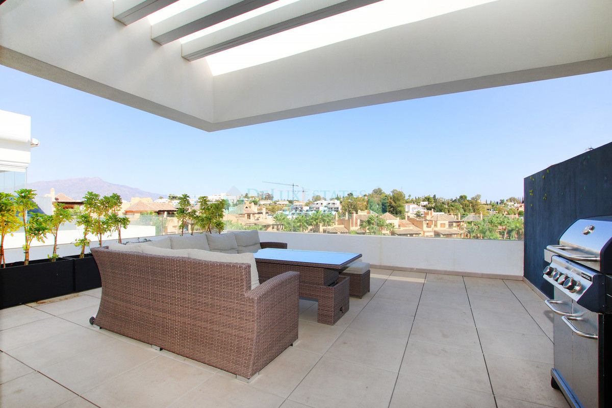 Penthouse for sale in Estepona