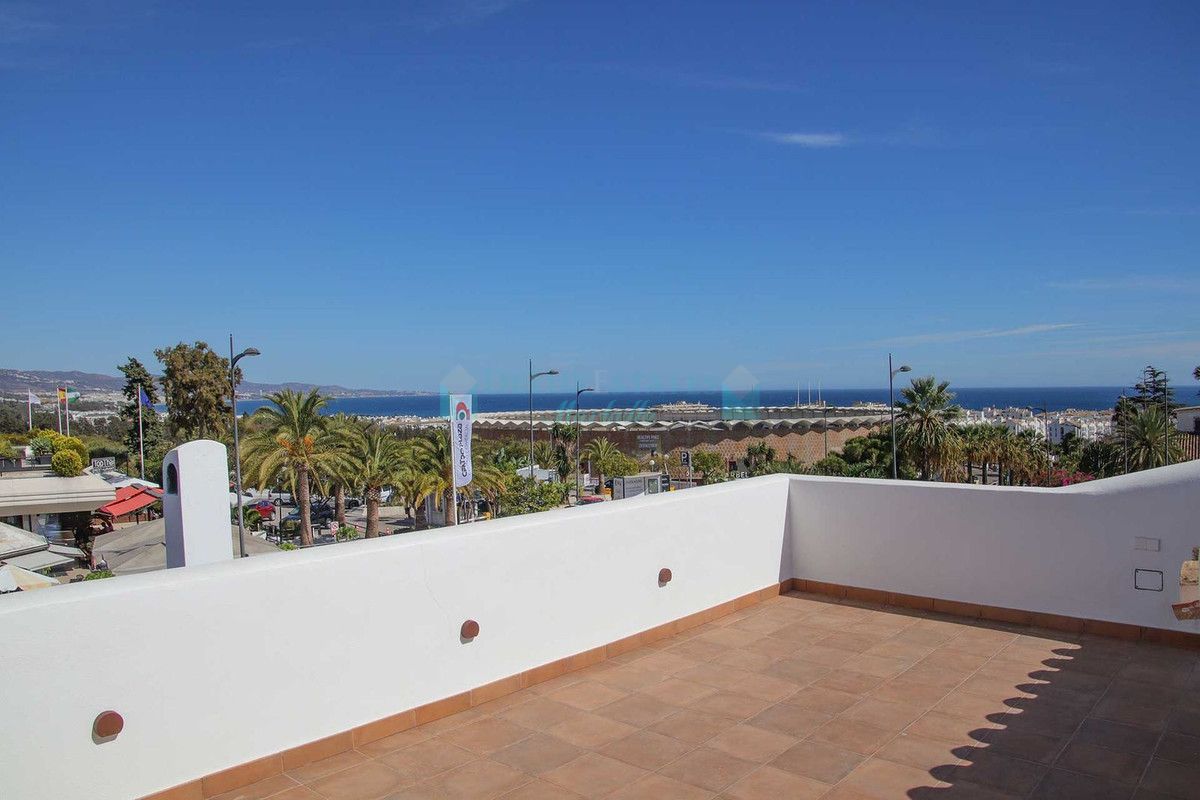 Penthouse for sale in Nueva Andalucia