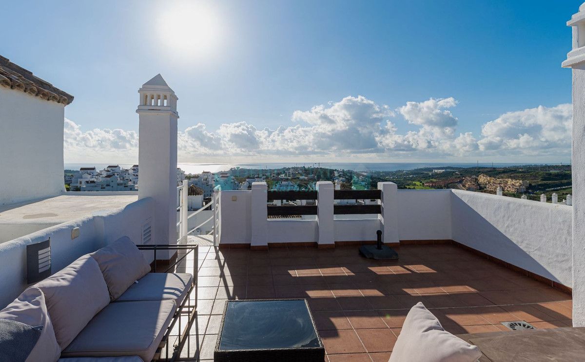 Penthouse for sale in Valle Romano, Estepona