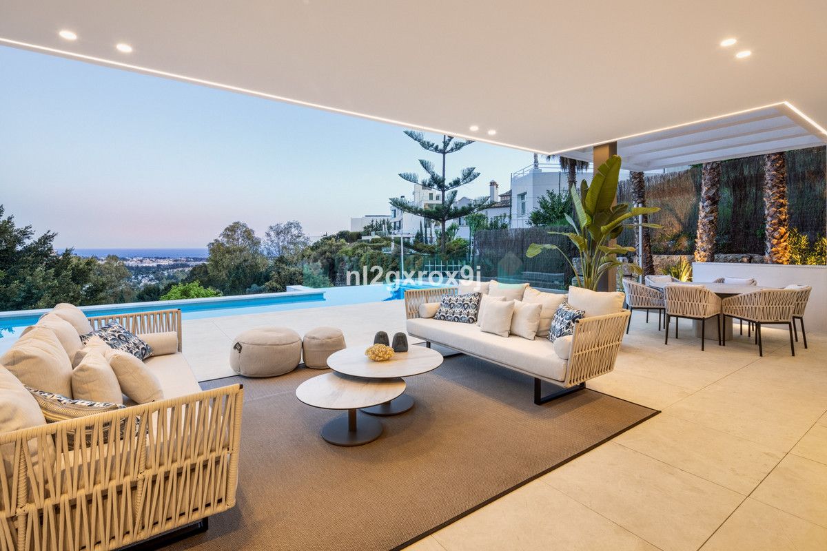 Villa for sale in La Quinta, Benahavis