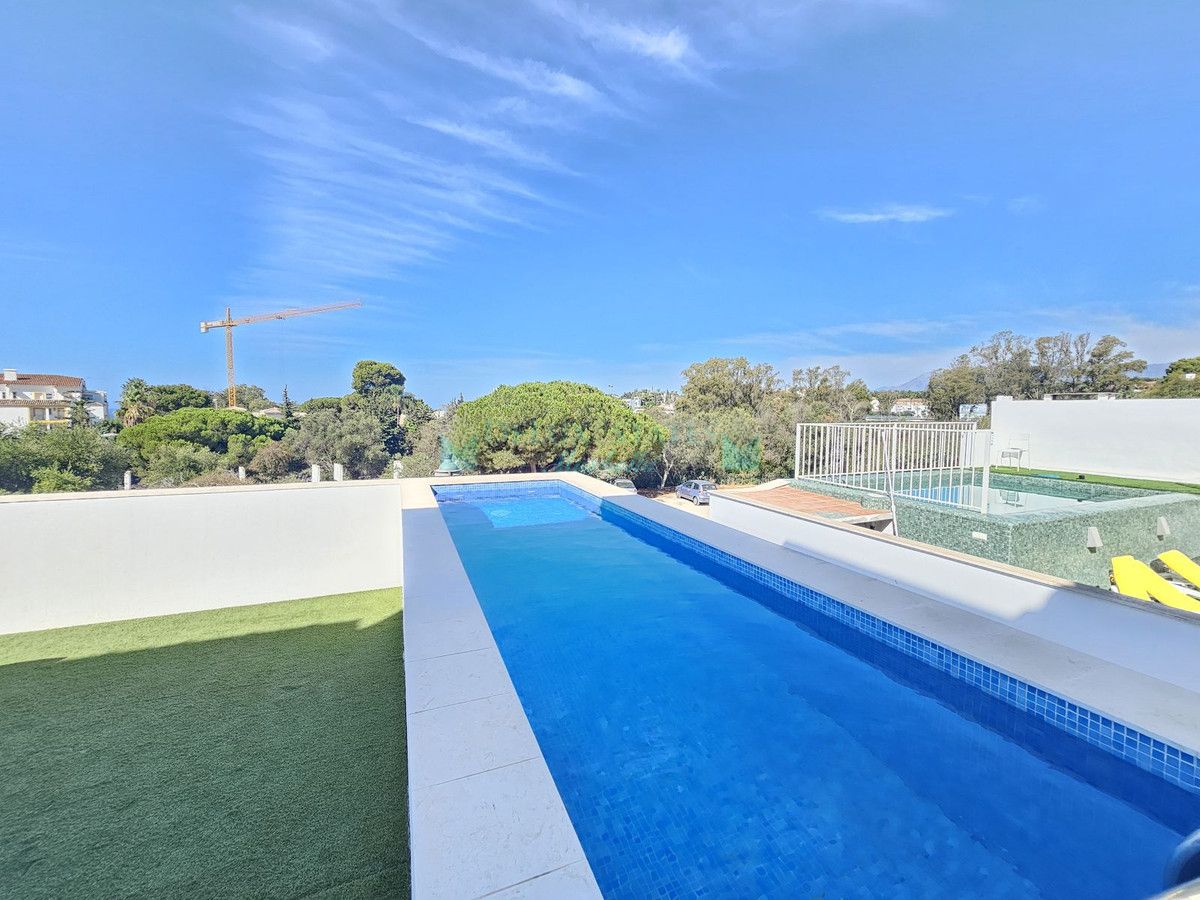 Semi Detached Villa for sale in Cabopino, Marbella East