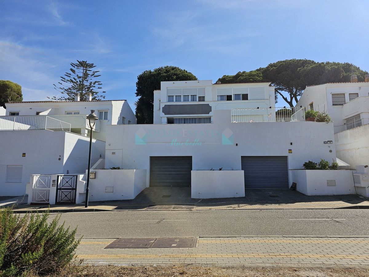 Semi Detached Villa for sale in Cabopino, Marbella East