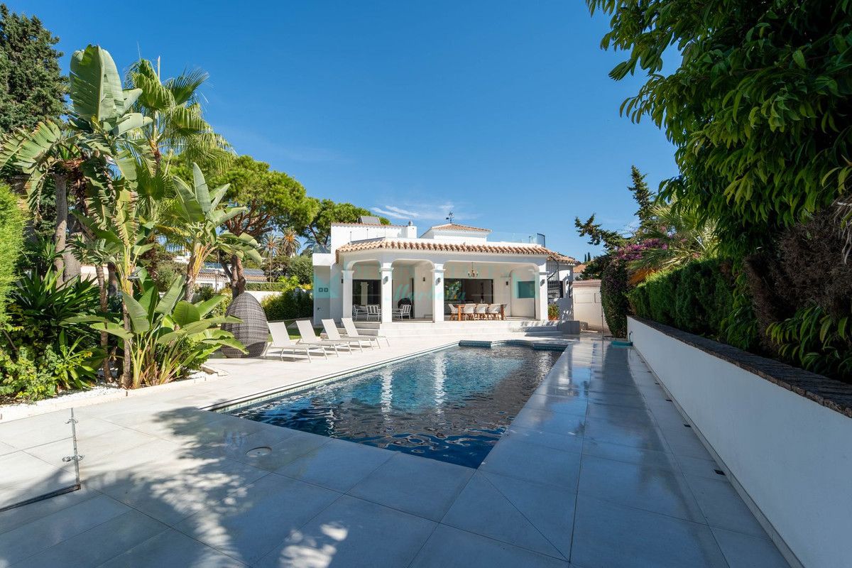 Villa for sale in Marbesa, Marbella East