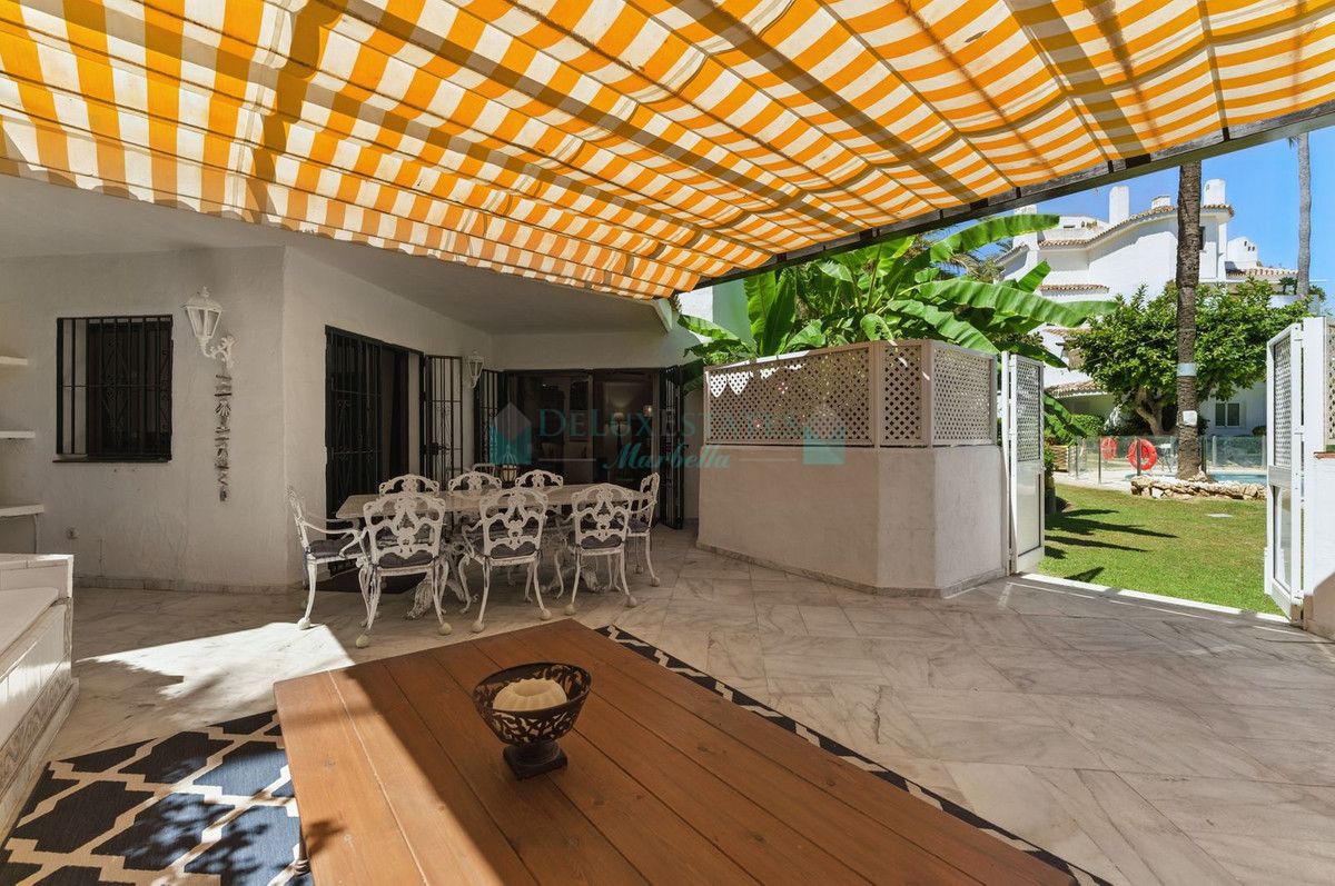 Apartamento Planta Baja en alquiler en Elviria, Marbella Este