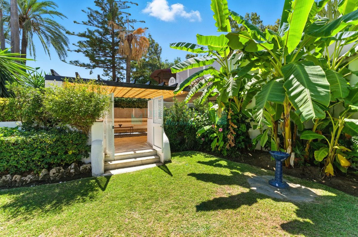 Apartamento Planta Baja en alquiler en Elviria, Marbella Este