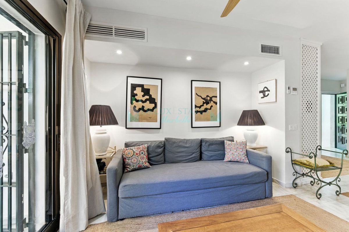 Apartamento Planta Baja en alquiler en Elviria, Marbella Este