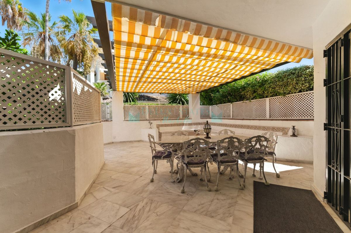 Apartamento Planta Baja en alquiler en Elviria, Marbella Este