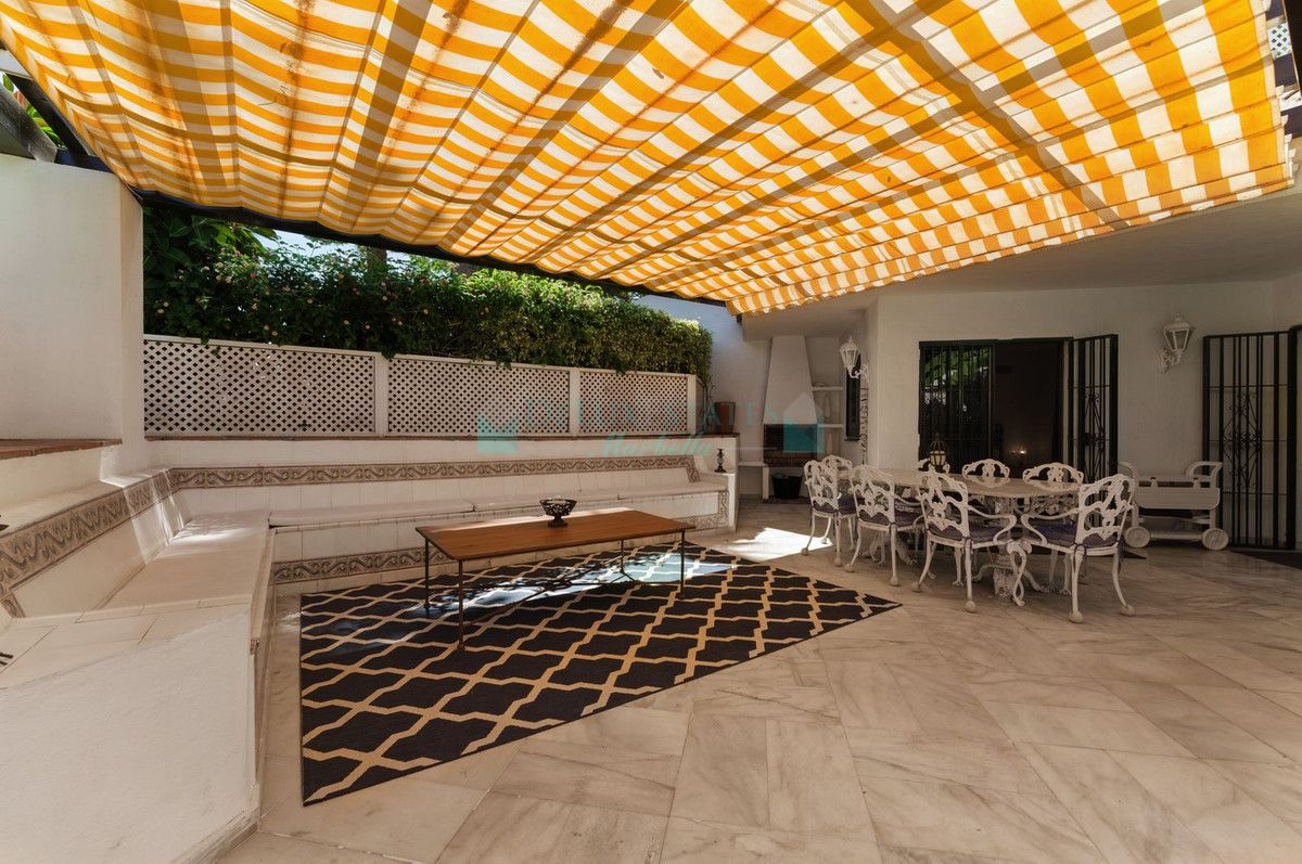 Apartamento Planta Baja en alquiler en Elviria, Marbella Este