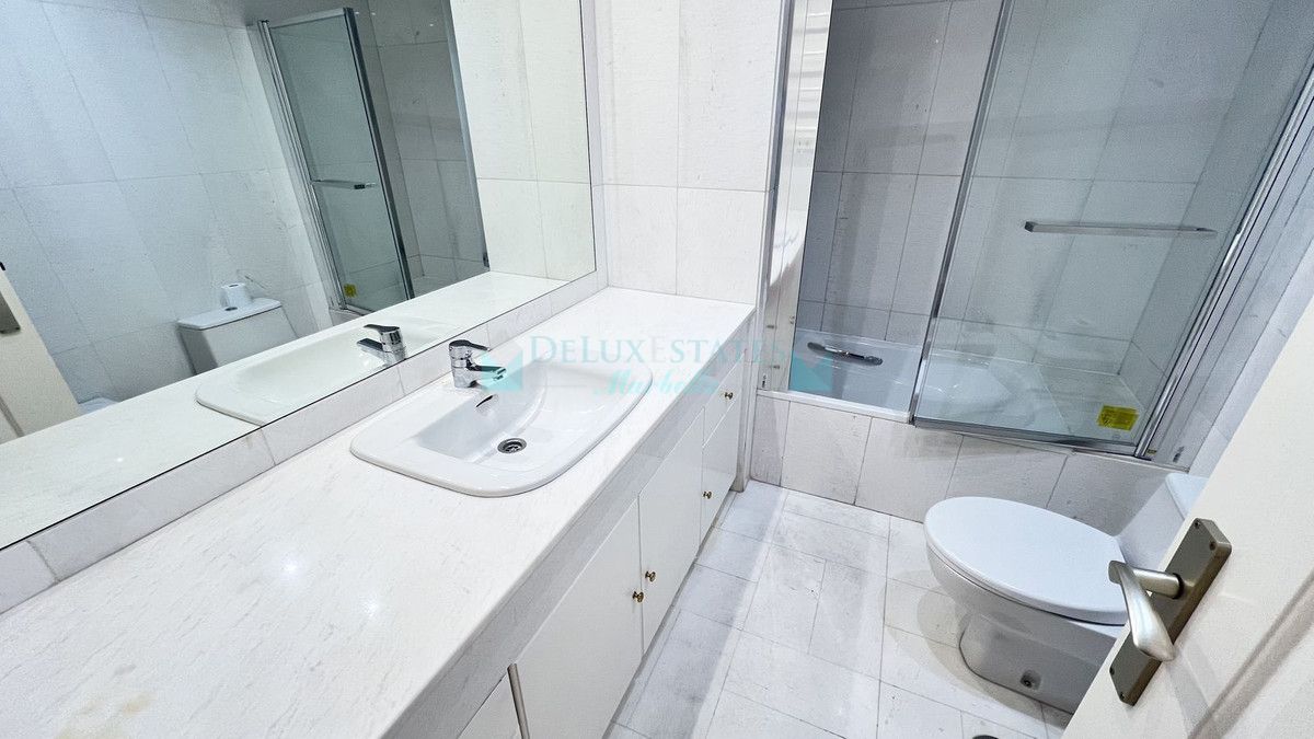 Penthouse for rent in Marbella - Puerto Banus