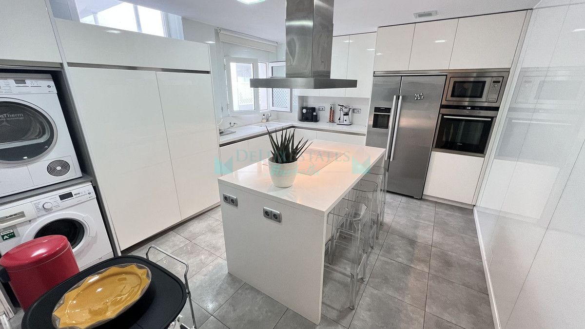 Penthouse for rent in Marbella - Puerto Banus