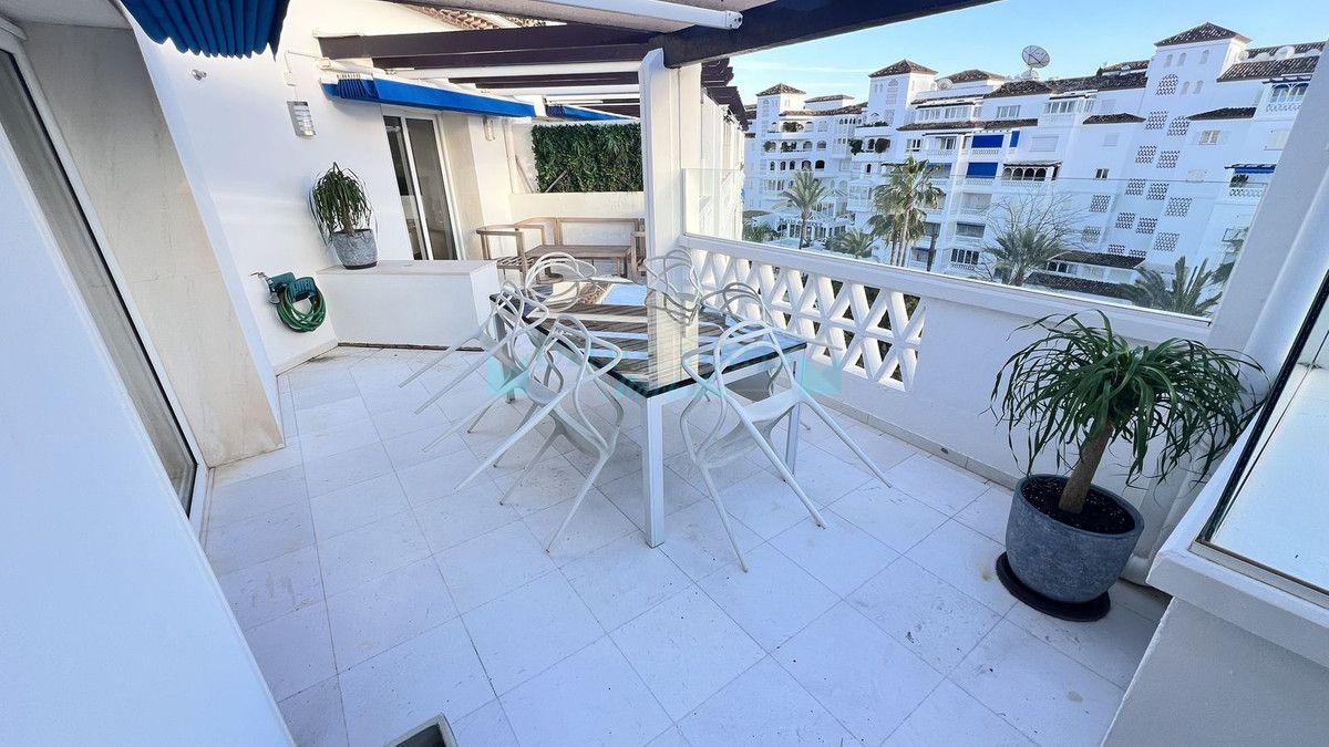 Penthouse for rent in Marbella - Puerto Banus