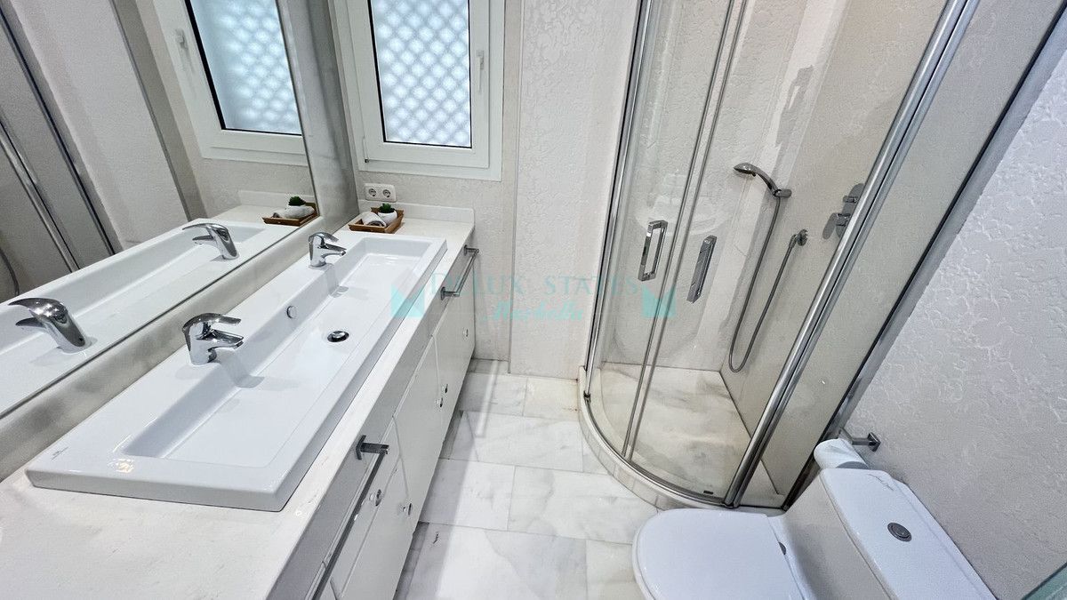 Penthouse for rent in Marbella - Puerto Banus