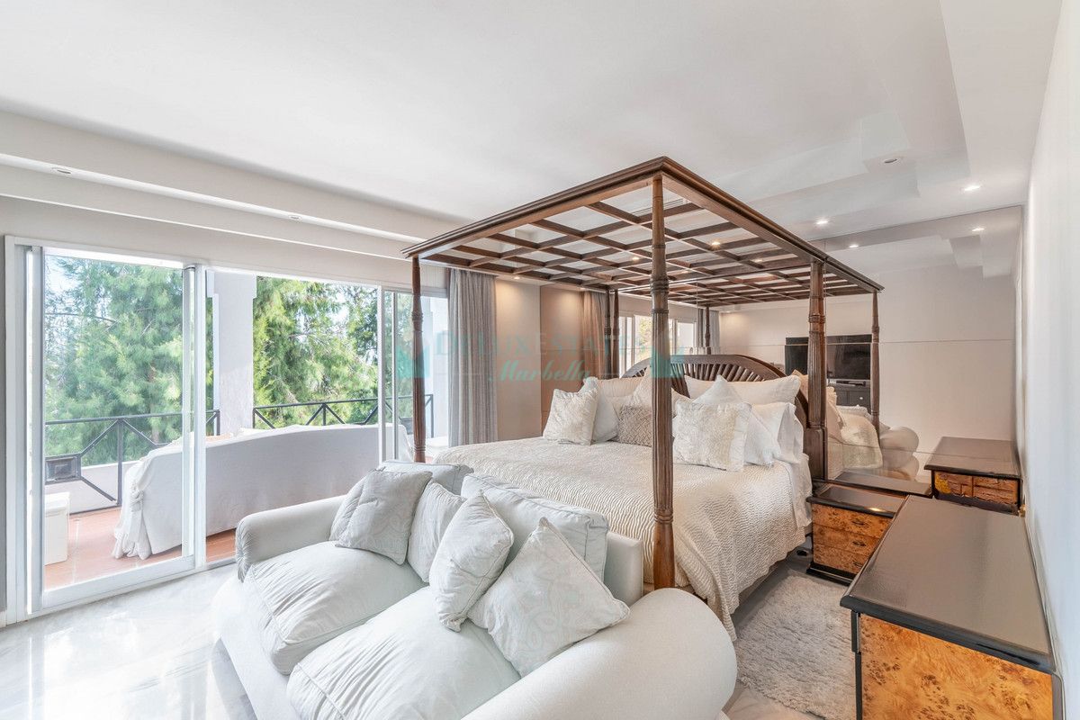 Semi Detached Villa for sale in La Quinta, Benahavis