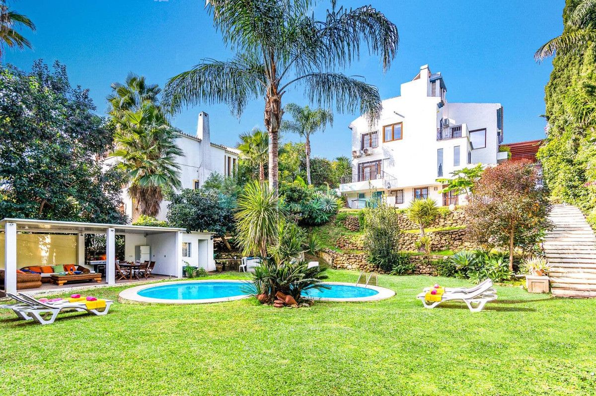 Villa for rent in El Rosario, Marbella East