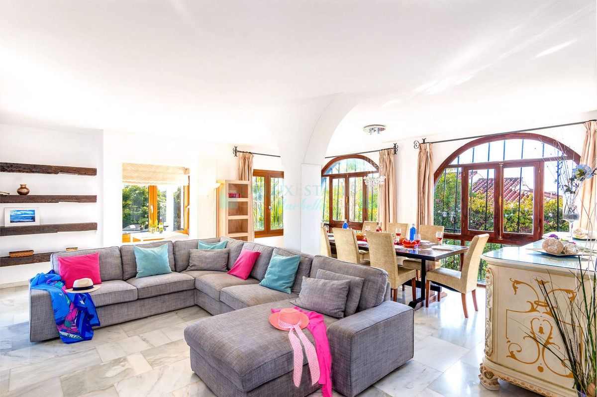 Villa for rent in El Rosario, Marbella East