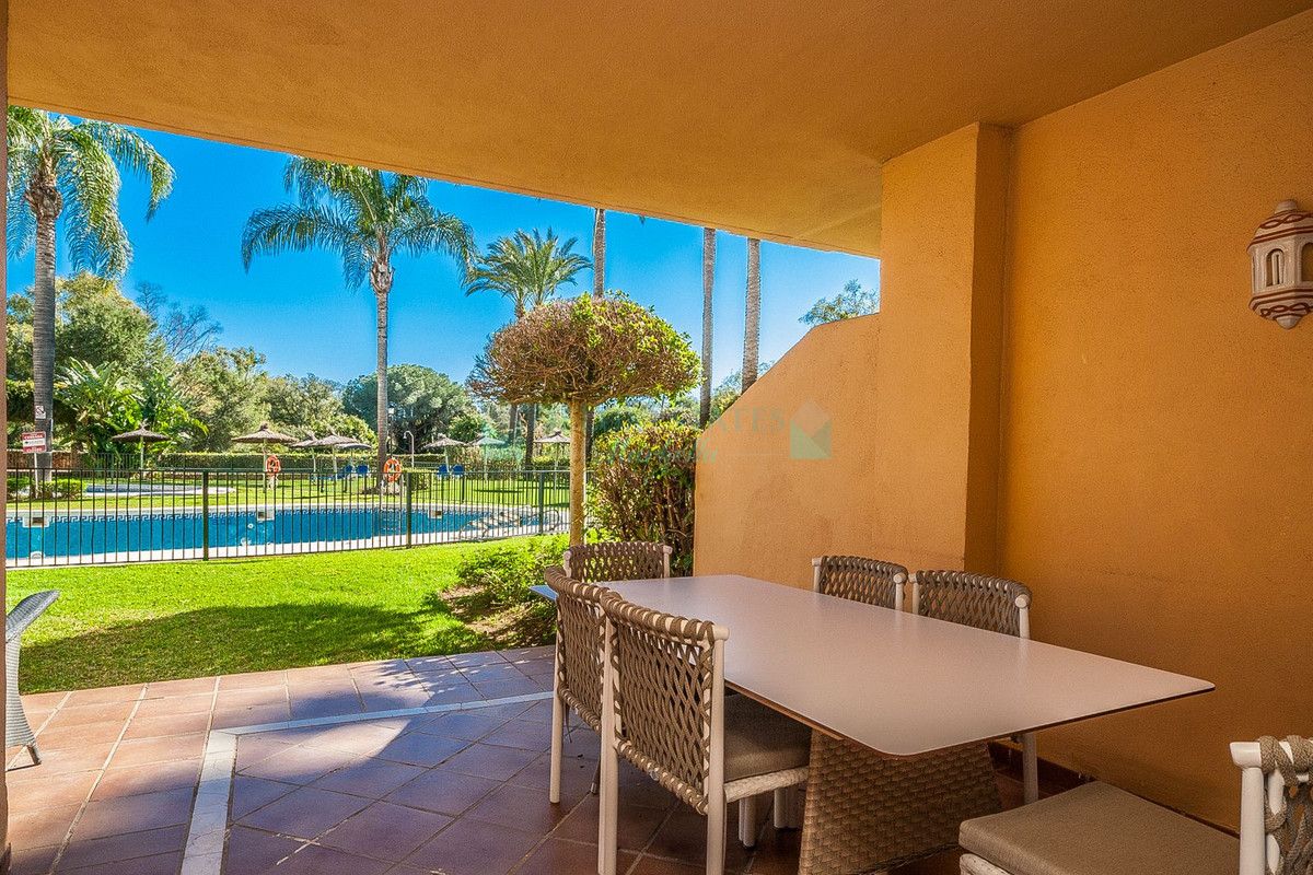 Apartamento Planta Baja en venta en Elviria, Marbella Este
