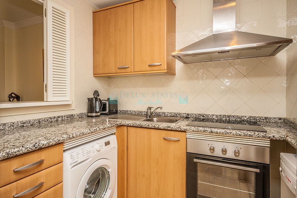 Apartamento Planta Baja en venta en Elviria, Marbella Este