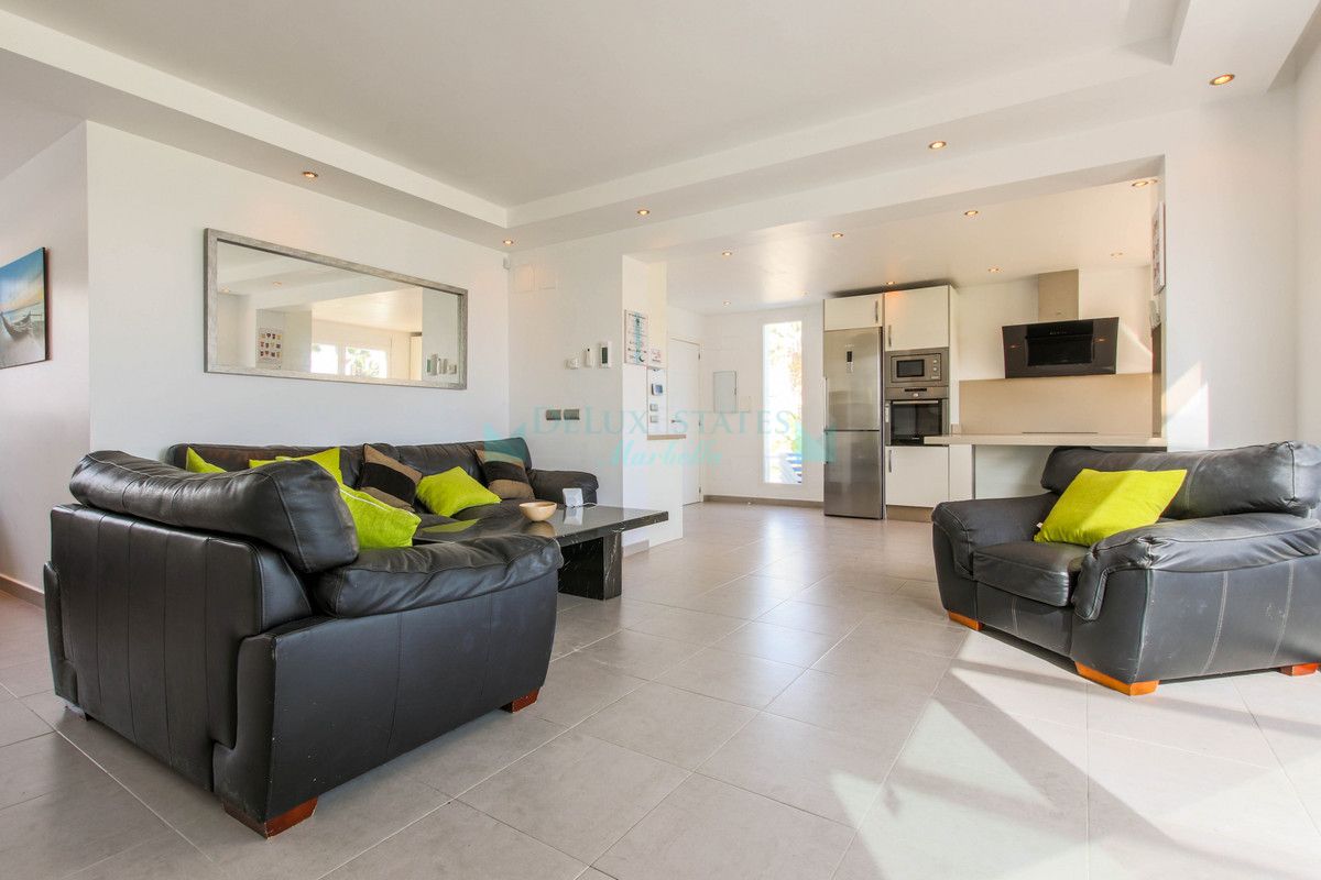 Villa en venta en New Golden Mile, Estepona