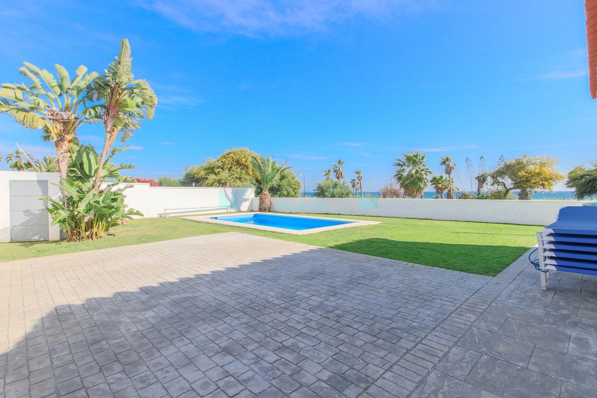 Villa en venta en New Golden Mile, Estepona