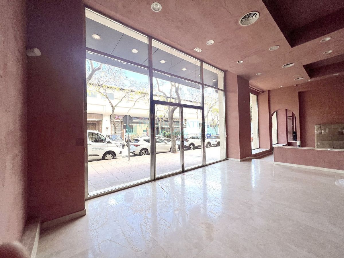 Shopping Centre for rent in Marbella - Puerto Banus
