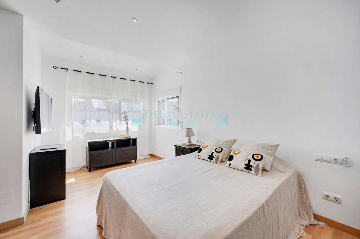 Town House for sale in El Rosario, Marbella East