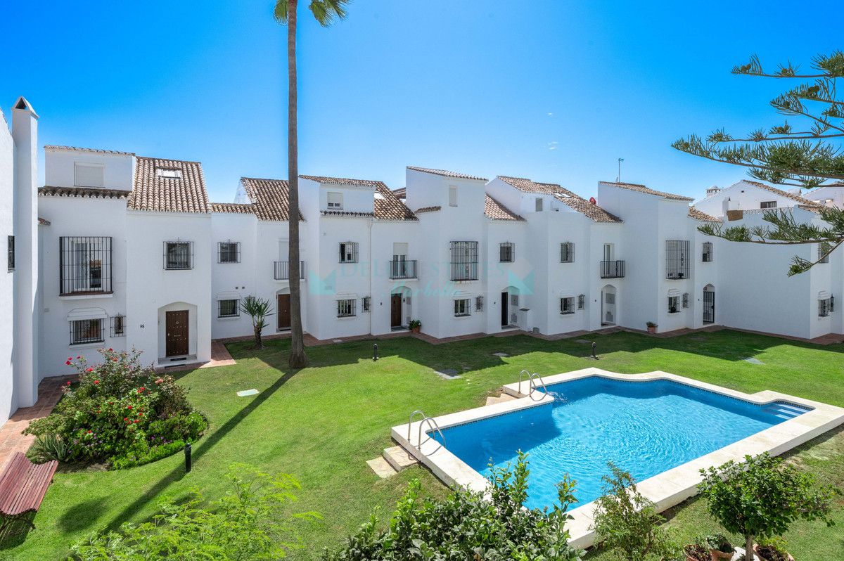 Town House for sale in El Rosario, Marbella East