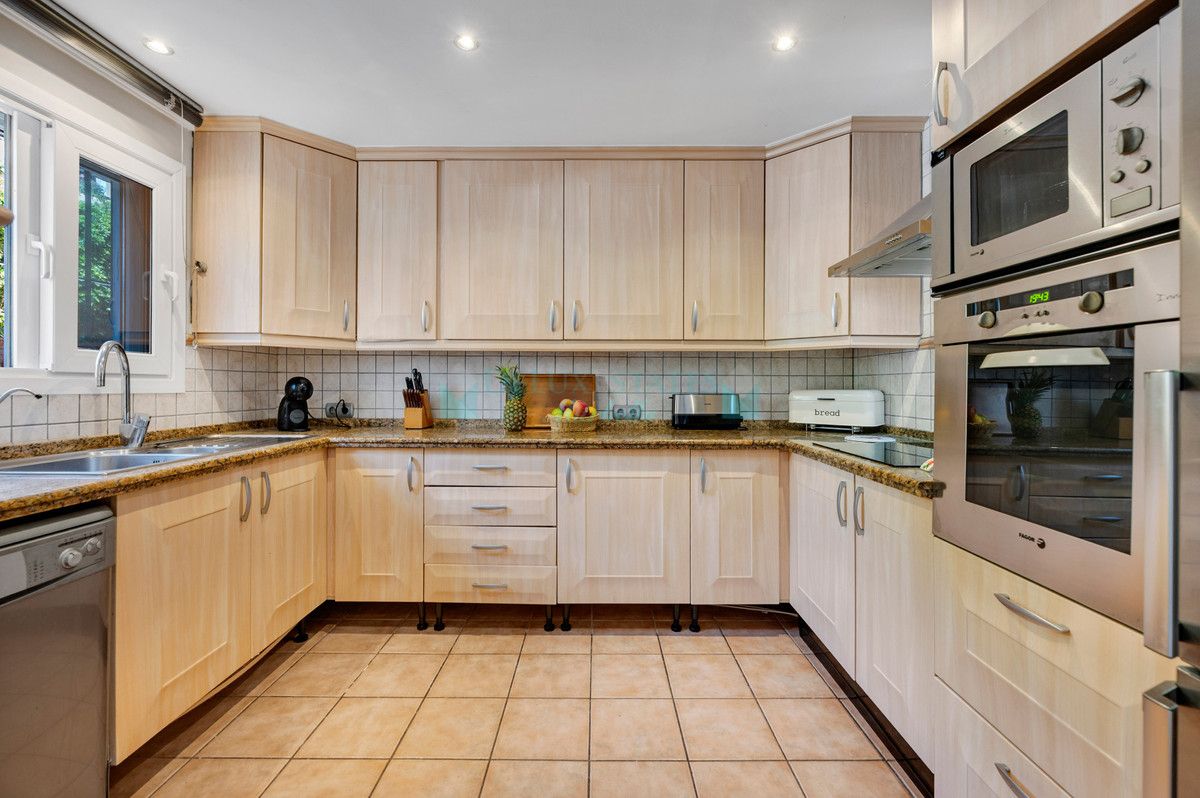 Town House for sale in El Rosario, Marbella East