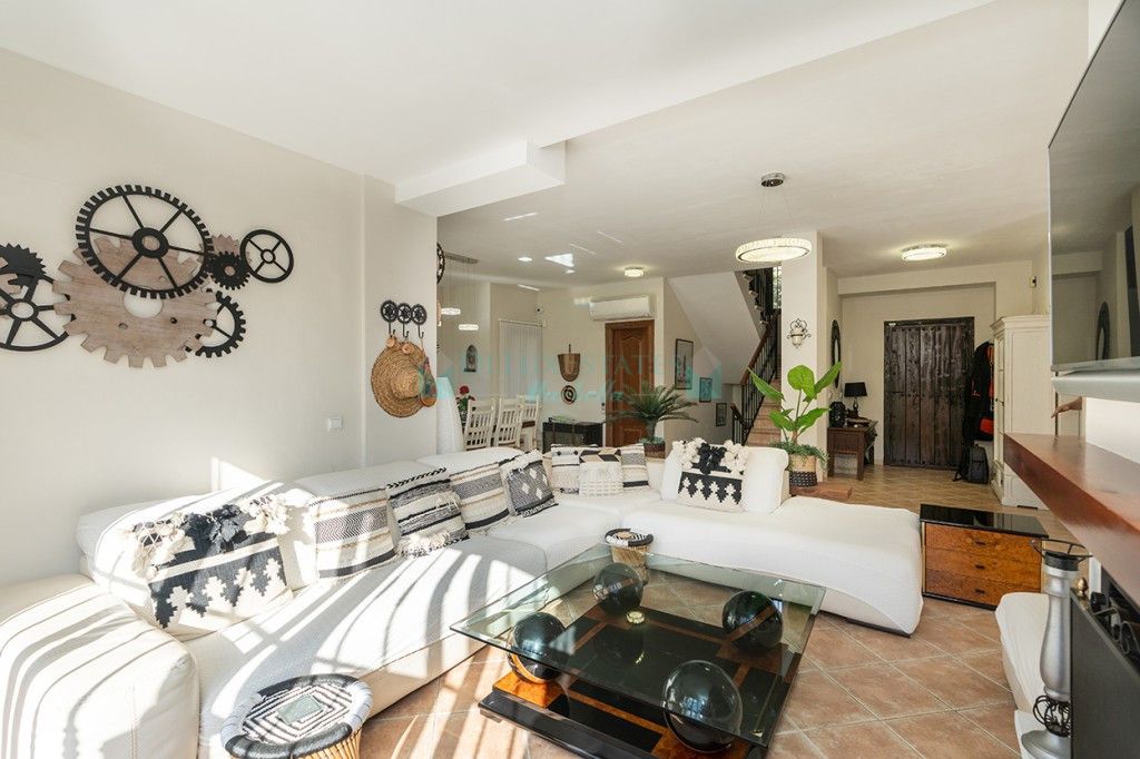 Villa for sale in Marbesa, Marbella East