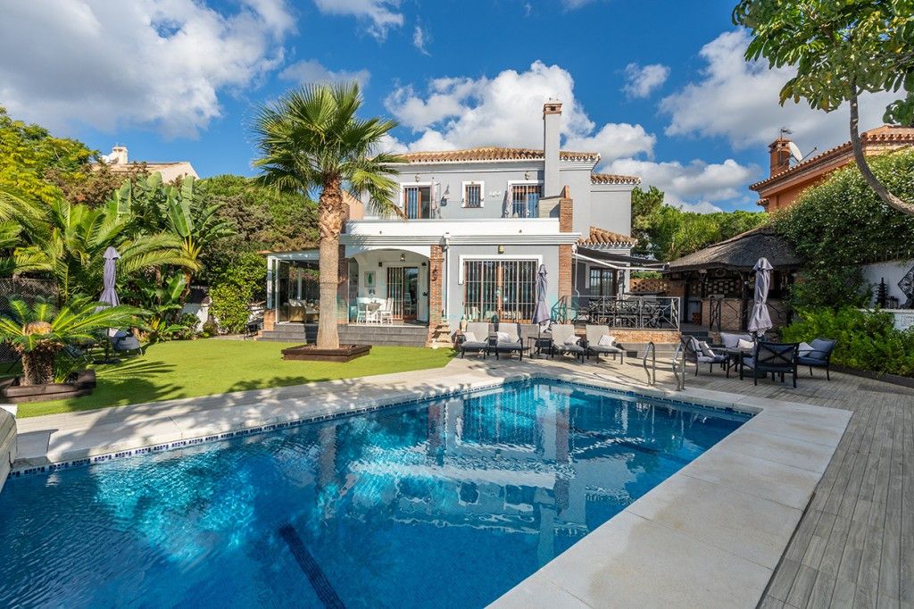 Villa for sale in Marbesa, Marbella East