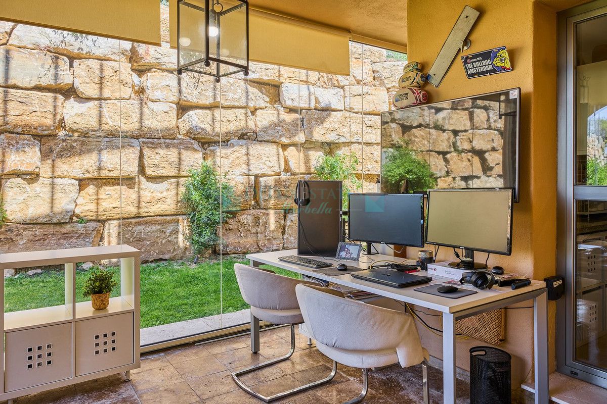 Ground Floor Apartment for sale in Benahavis