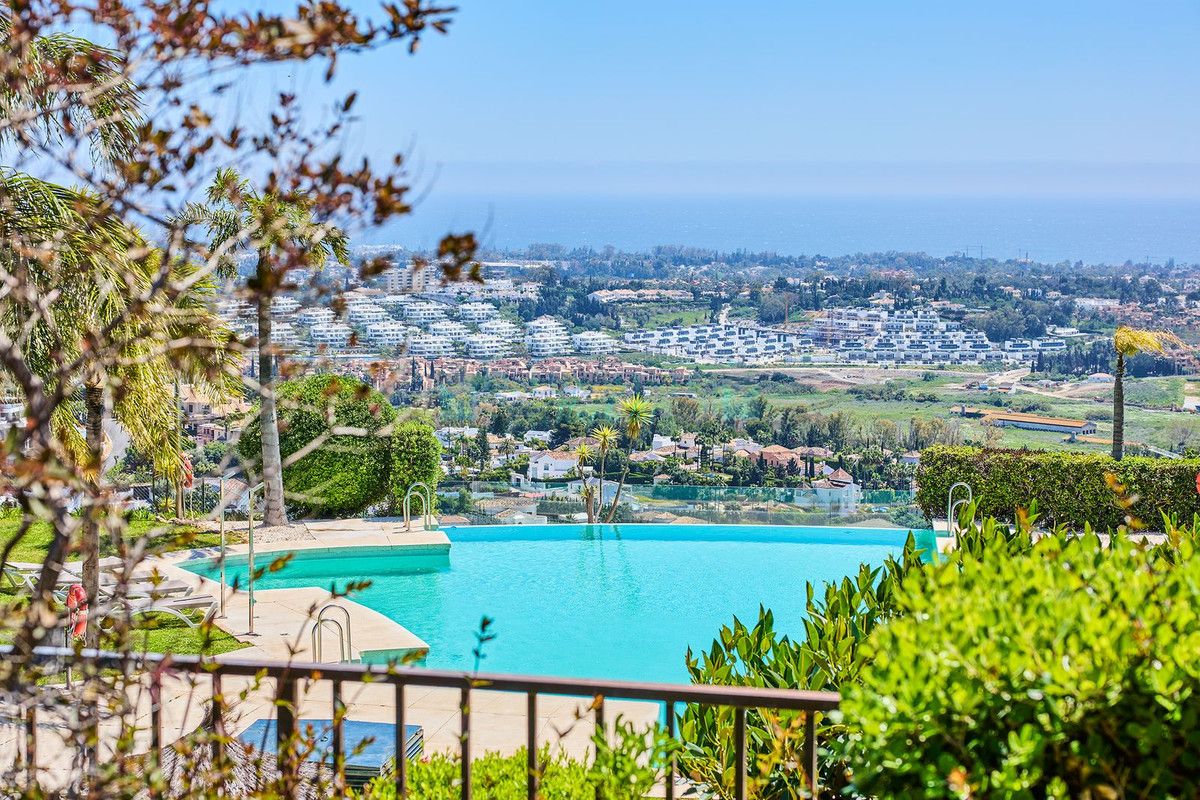 Ground Floor Apartment for sale in Benahavis