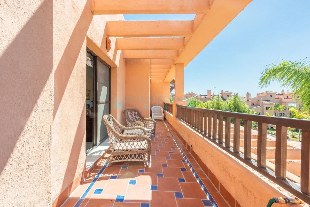 Penthouse for sale in Hacienda del Sol, Estepona