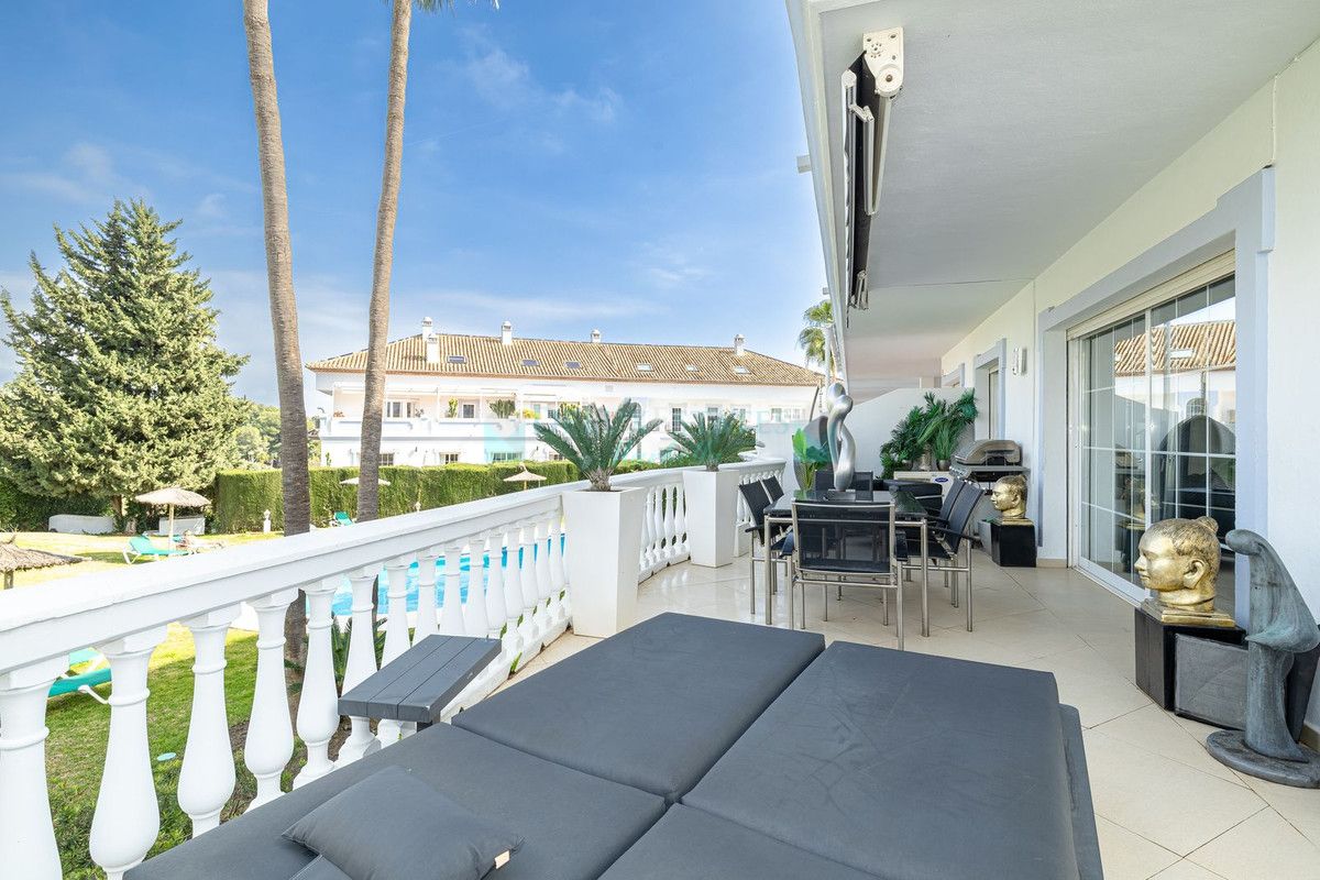 Ground Floor Apartment for sale in Nueva Andalucia