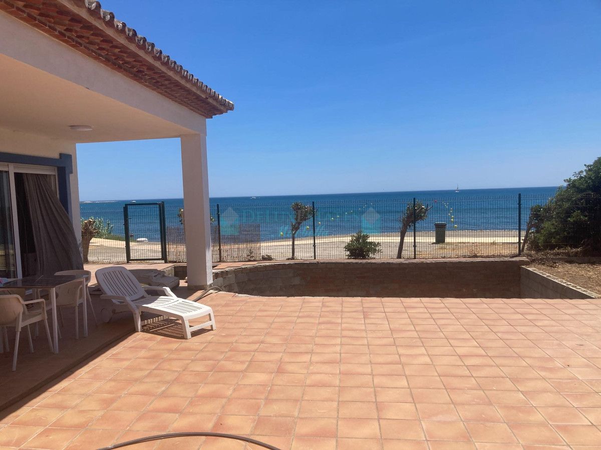 Town House for sale in Estepona